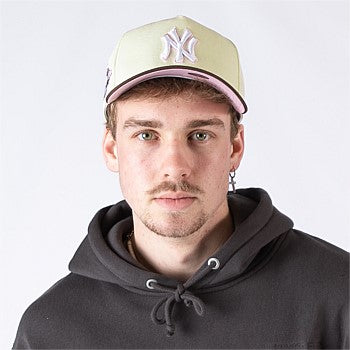 New Era 9Forty A-Frame MLB Neapolitan New York Yankees 100 Year Anniversary