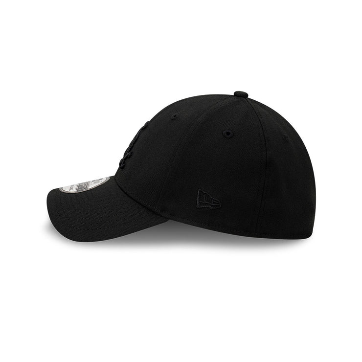 New Era 39Thirty MLB Black on Black Chicago White Sox