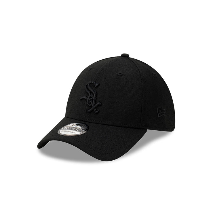 New Era 39Thirty MLB Black on Black Chicago White Sox